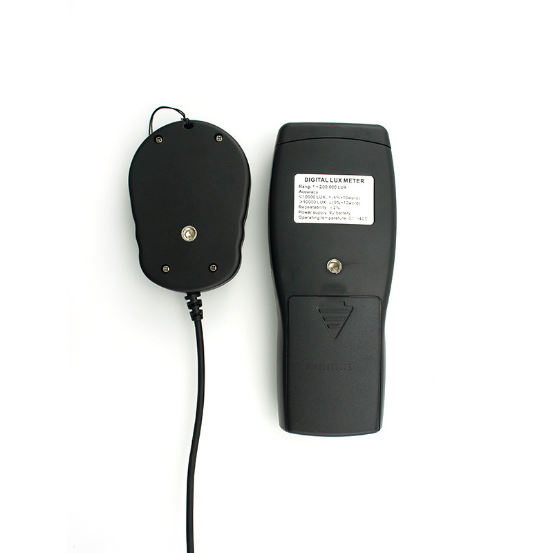 AR8233